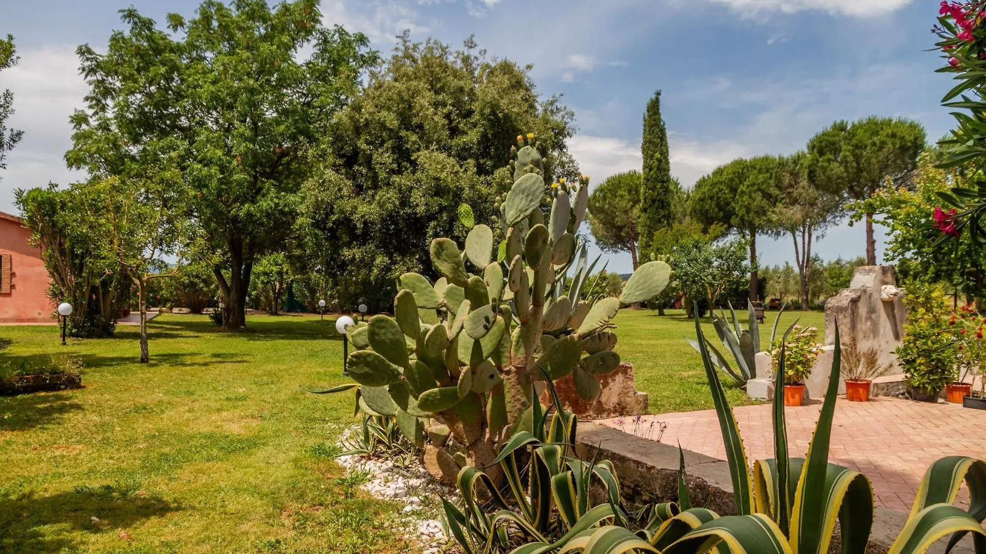 Gospodarstwo agroturystyczne Agriturismo Giardini Di Varrone Bagno Roselle