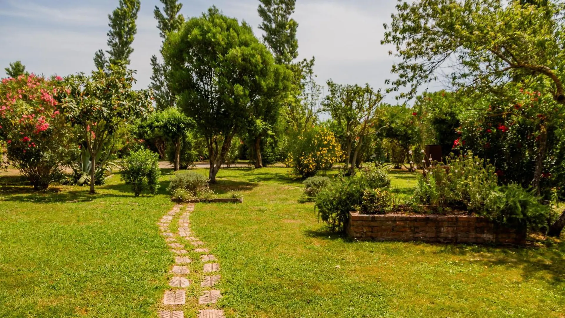 Gospodarstwo agroturystyczne Agriturismo Giardini Di Varrone Bagno Roselle Włochy