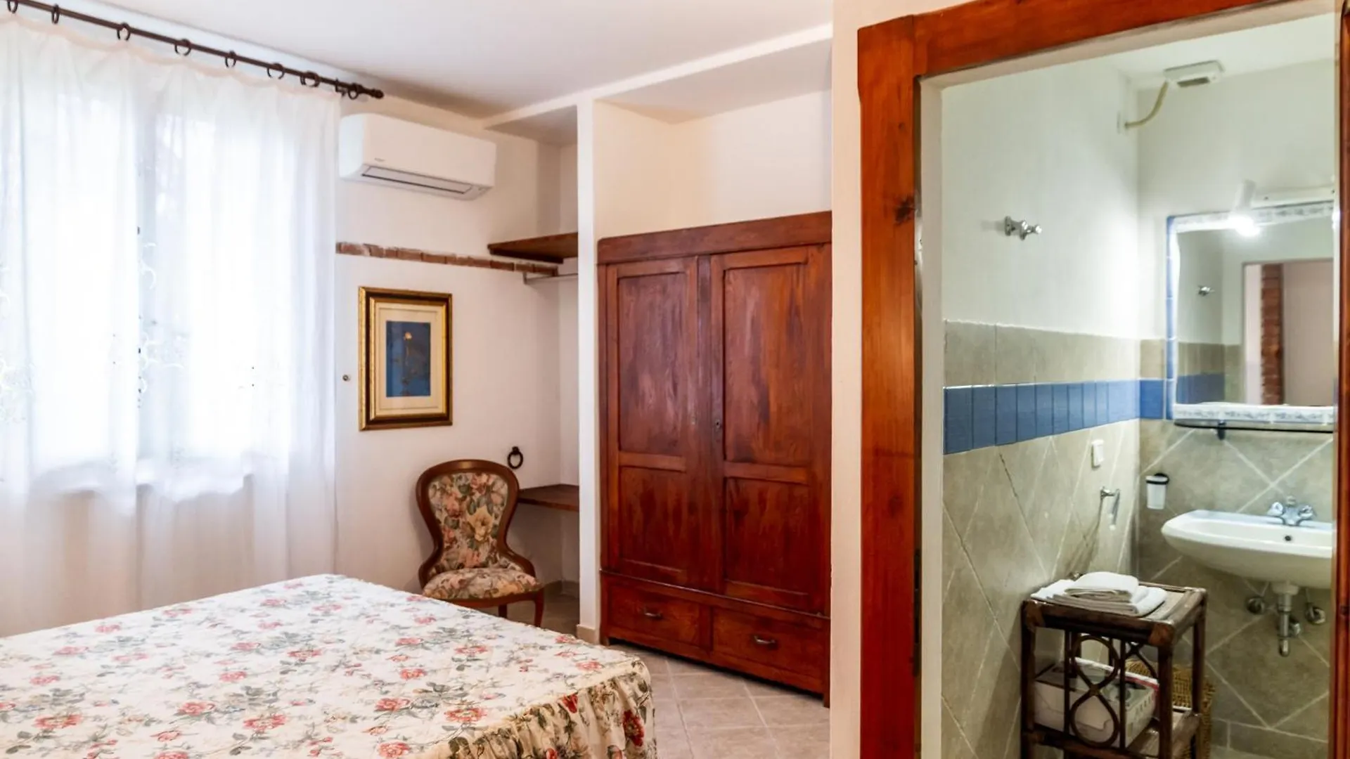 Gospodarstwo agroturystyczne Agriturismo Giardini Di Varrone Bagno Roselle