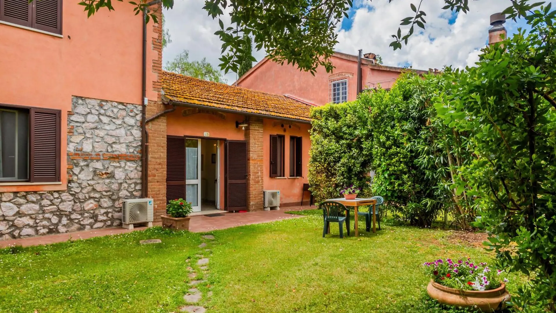 Gospodarstwo agroturystyczne Agriturismo Giardini Di Varrone Bagno Roselle